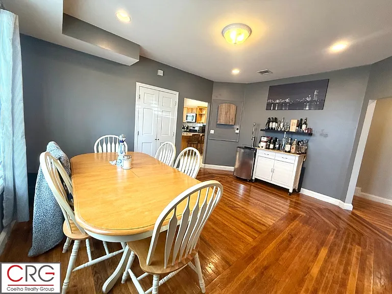10 Eastman Rd — Photo 9