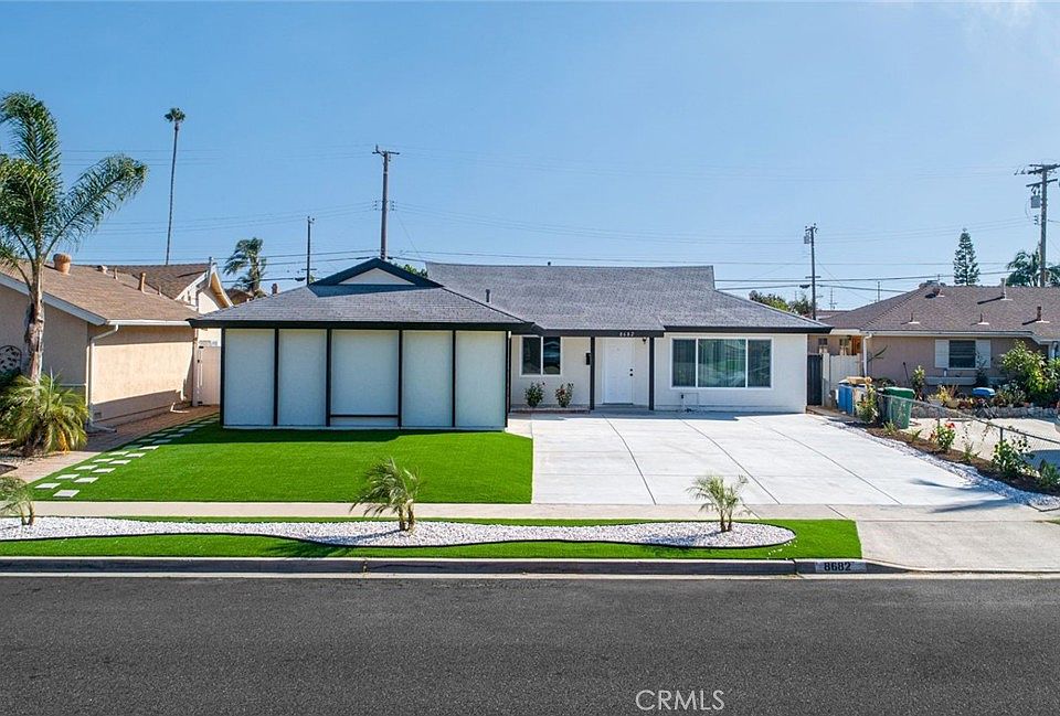 1st image of 8682 Oasis Ave