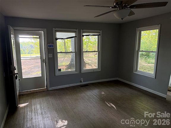 4th image of 3724 Kathy Rd
