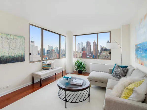 350 West 50th Street image 1 of 15