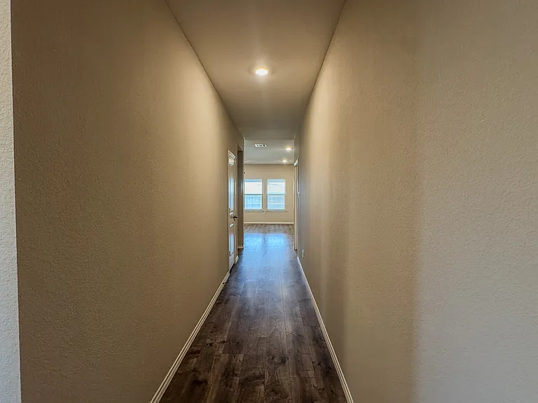 801 Meadow Creek Ln — Photo 11