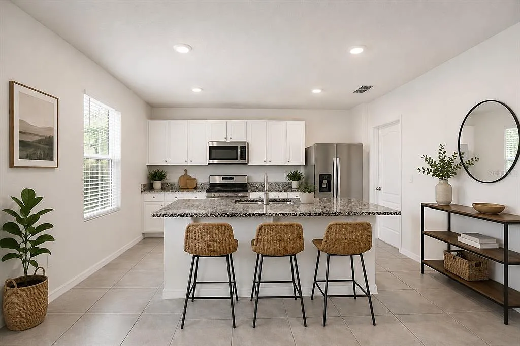 4 bed, 2.5 bath, 2526 sqft, $2,700 — Photo 4