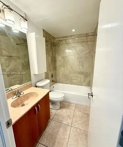 7501 E Treasure Dr #5H — Photo 16