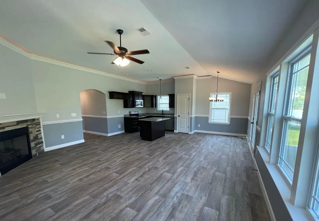 3 bed, 1456 sqft, $1,995 — Photo 3