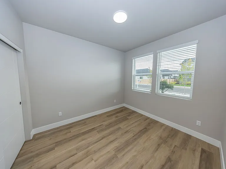 738 SE 34th St — Photo 11