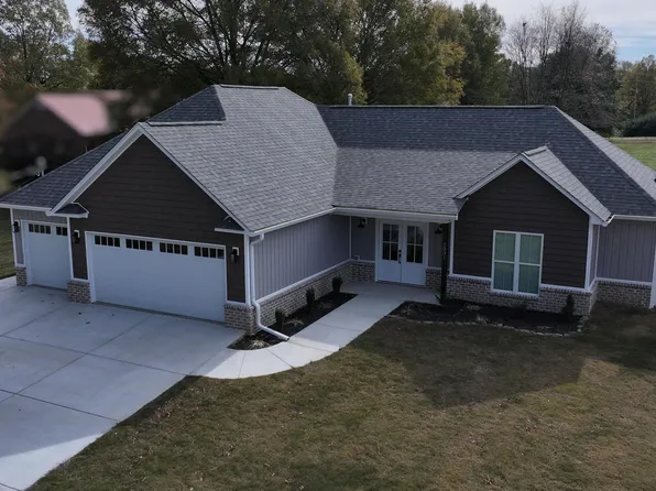 2031 Oakwood Dr, Milan, TN 38358