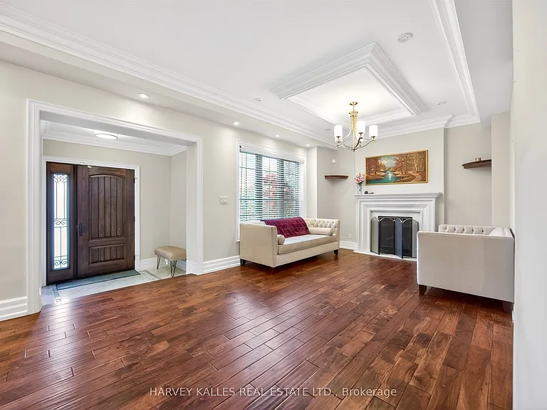 17 Lockheed Blvd — Photo 5