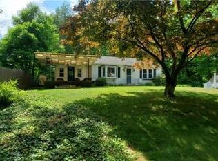 3 Bungalow Hill Rd, Farmington, CT 06032