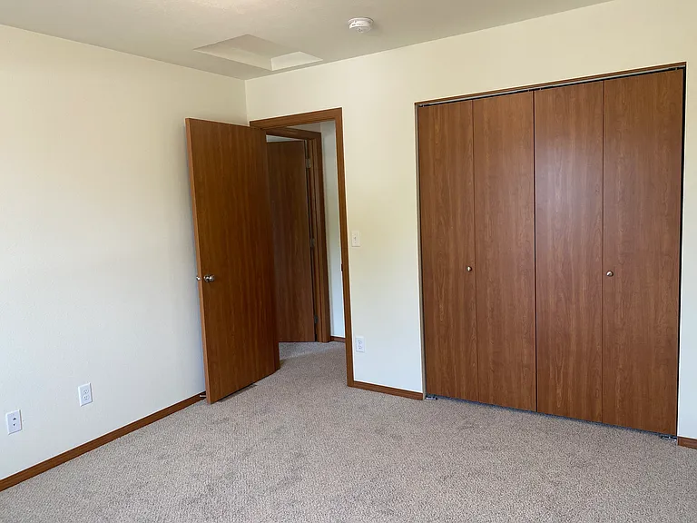 2307 N Bessie Rd — Photo 16
