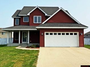 12 Juneau Ct, North Mankato, MN 56003