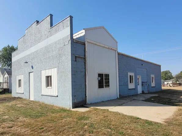 204 6th Ave SE, Pipestone, MN 56164