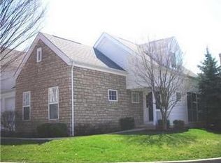 383 Sycamore Woods Ln, Columbus, OH