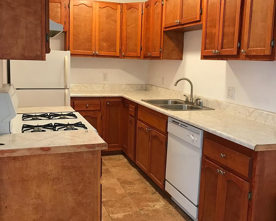 1st image of 1427 N Martel Ave APT 2