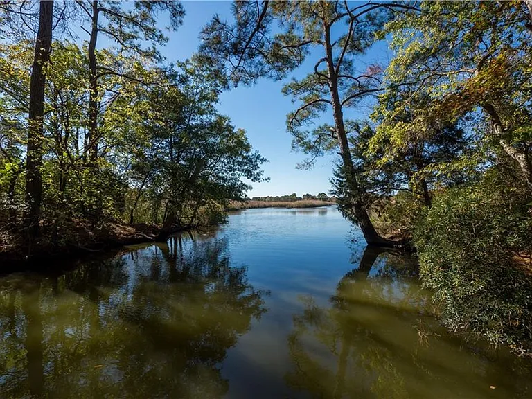 1303 Tides Edge Ct — Photo 24