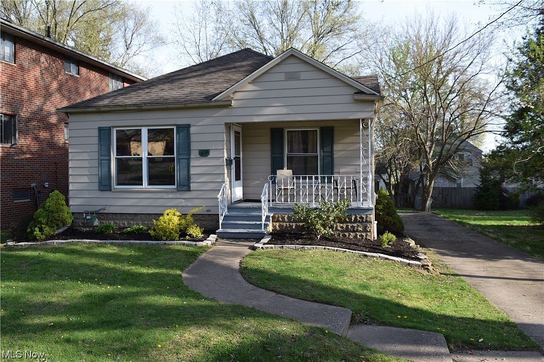 619 E Robinson Ave, Barberton, OH 44203 Zillow