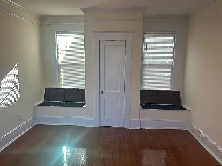1094 N Ave NE #7 — Photo 13