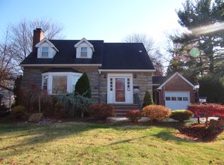 517 Oak Ridge Rd, Clark, NJ 07066