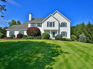 2074 Orchard Park Dr, Niskayuna, NY 12309