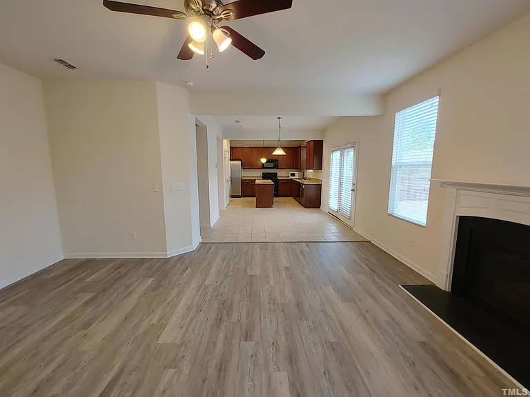 115 Glenview Ln — Photo 4