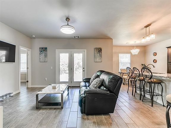 5th image of 9896 Abington Cir