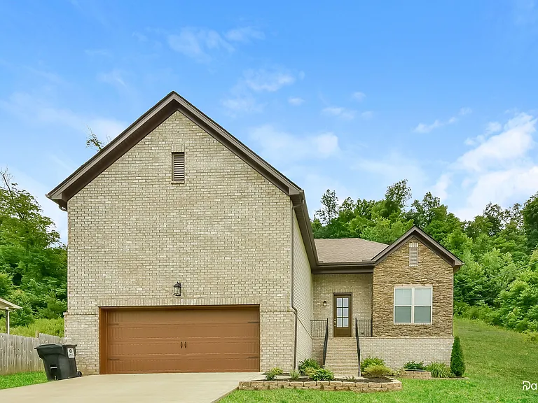 1010 Chisolm Trl — Photo 1
