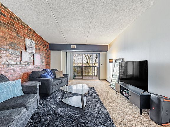 2nd image of 1504 Woodbridge Rd APT 3F