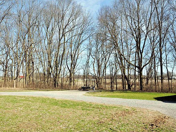 3rd image of 2185 W Keiser Rd