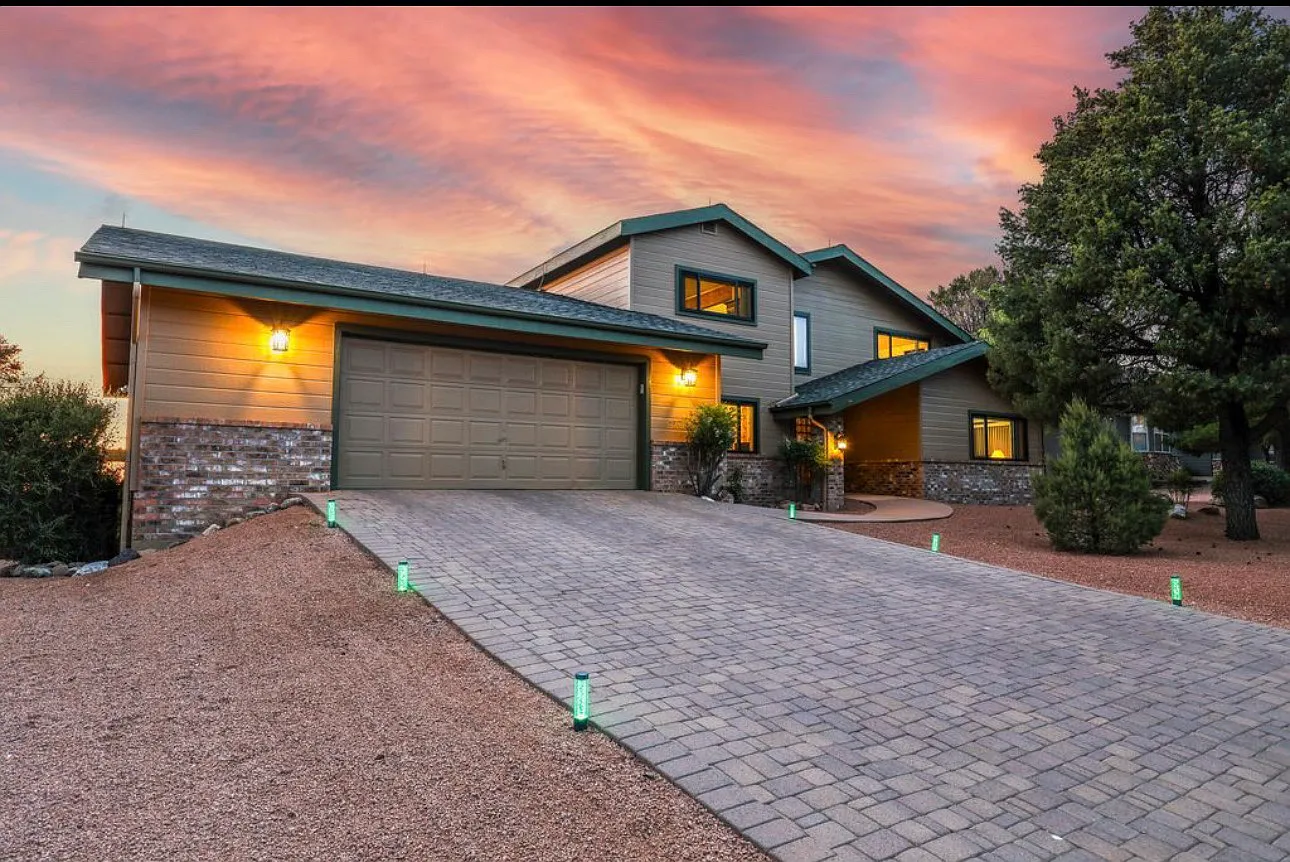 4 bed, 3976 sqft, $5,900 — Photo 1
