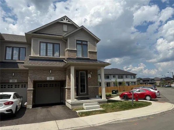 15 Blacklock St #39, Cambridge, ON N1S 0E2