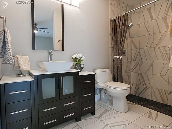 2nd image of 104 Sherwood Cir APT 1D