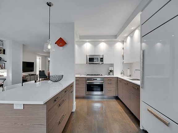 4th image of 37 W 12th St #8CF