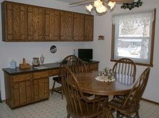 2358 Maple Ln E, Maplewood, MN 55109