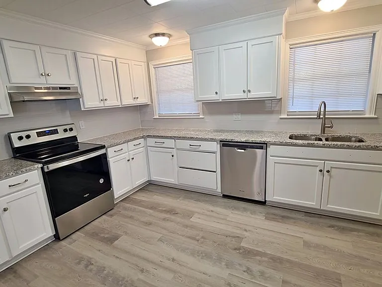 308 Highland Pl — Photo 10