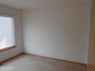 548 Silver Leaf Dr, Joliet, IL 60431