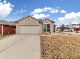 5900 Ash Flat Dr, Fort Worth, TX 76131