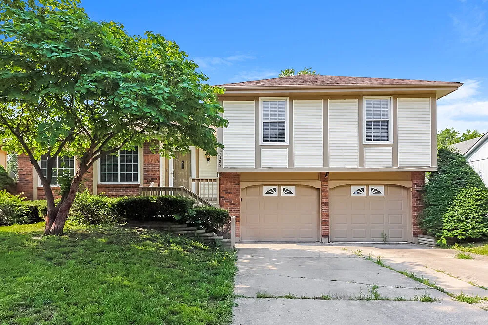3 bed, 2.5 bath, 1386 sqft, $2,075 — Photo 1