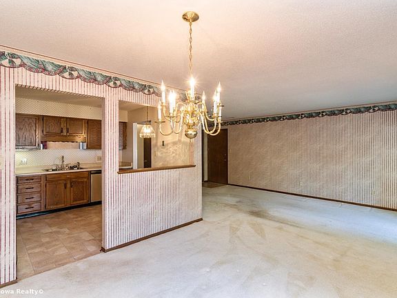 5th image of 1212 49th St Unit 5