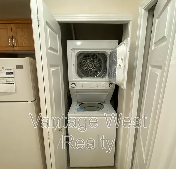 598 Sutherland Ave #203 — Photo 6