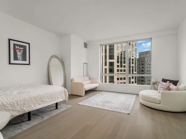 138 Willoughby Street image 5 of 42