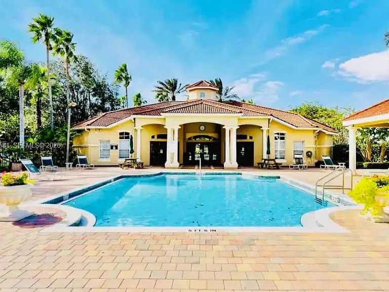 8520 Sunrise Key Dr — Photo 3