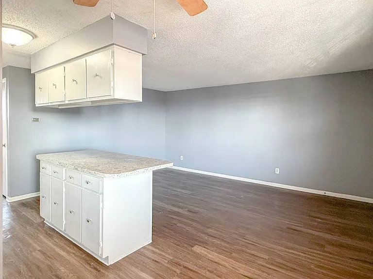 3270 S Grant St — Photo 15