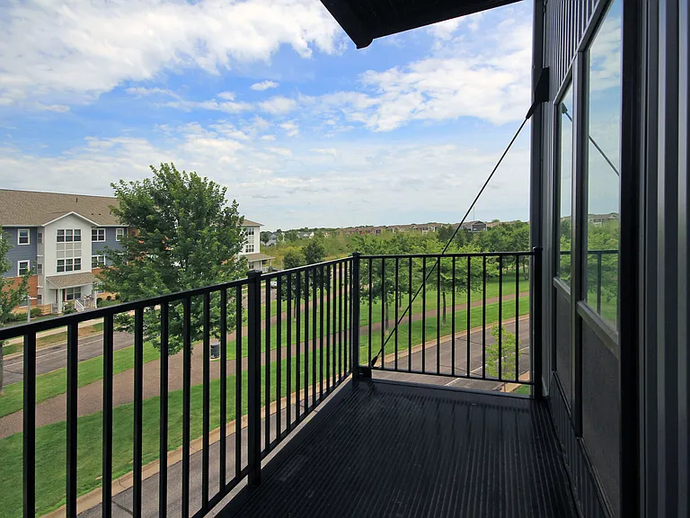 Sapphire Apartments — Photo 7