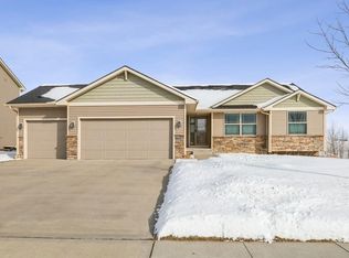 1705 SE Waters Edge Dr, Waukee, IA 50263