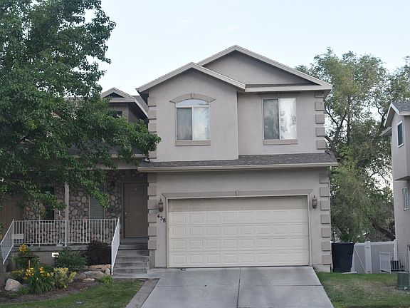 Front view of the house.