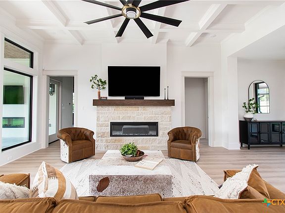 3rd image of 201 Bravo Vista Ln