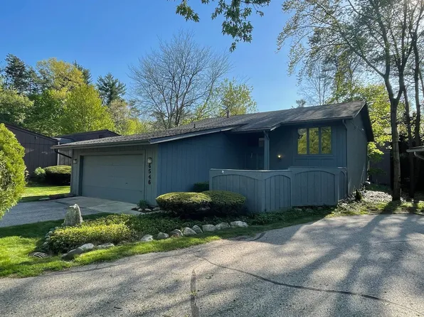 6546 Red Cedar Ln, West Bloomfield, MI 48324