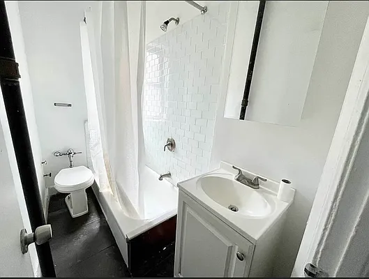 Rented by REAL New York | media 11