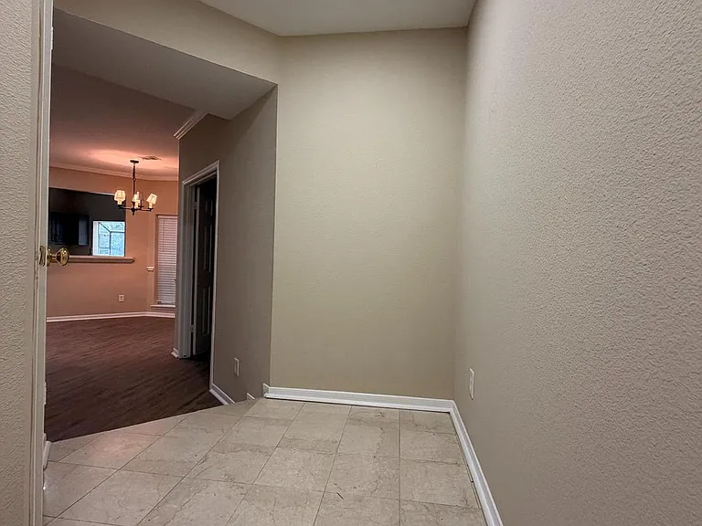 666 Gateway Dr SE #501 — Photo 24