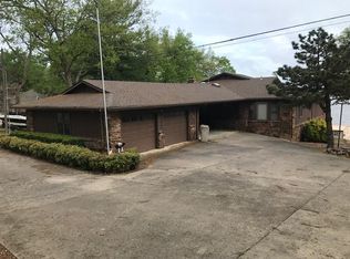 307 N 36th St, Grove, OK 74344