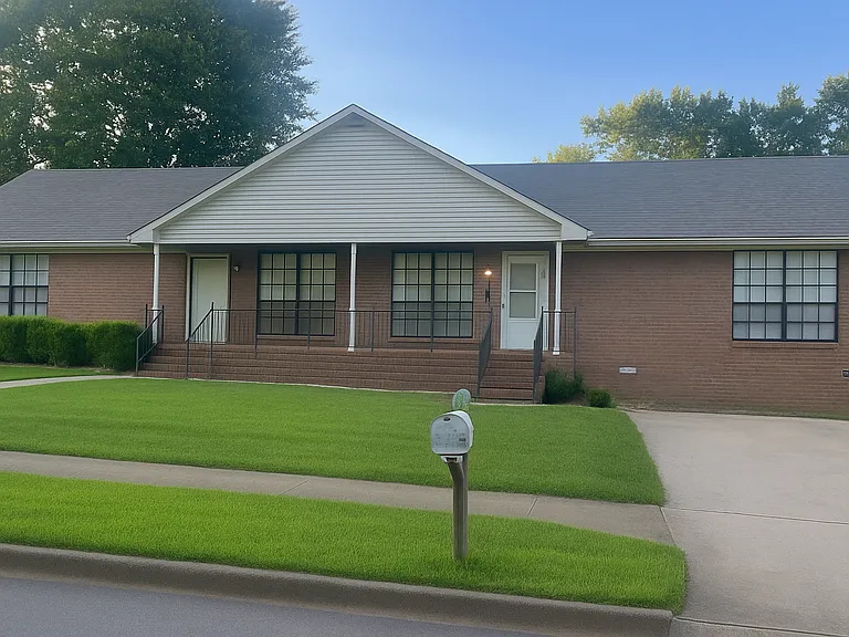 1405 Shoals Ave — Photo 1